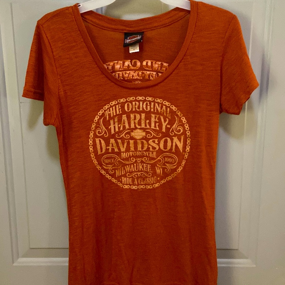 Women’s medium Harley Davidson shirt